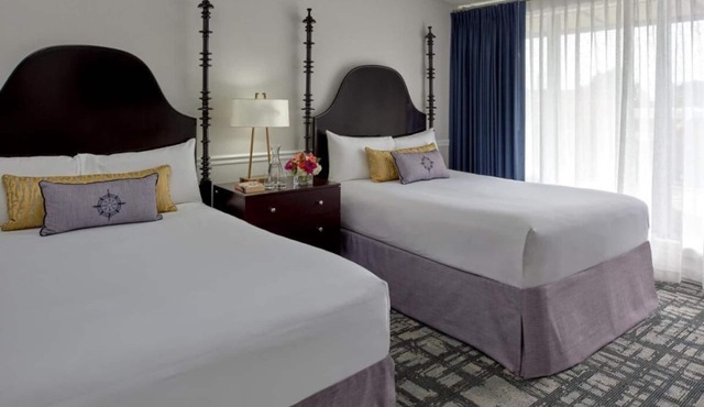 Prime Location! 3 Relaxing Units, Onsite Indoor Pool, Onsite Parking!