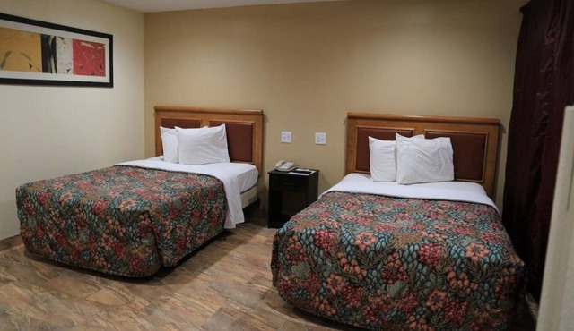 Prime Location, 4 Sleek Units w/Free Parking, Minutes to Flournoy Park