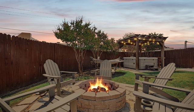 Prime Location- 4BR | Hot Tub, BBQ & Kids Play Zone