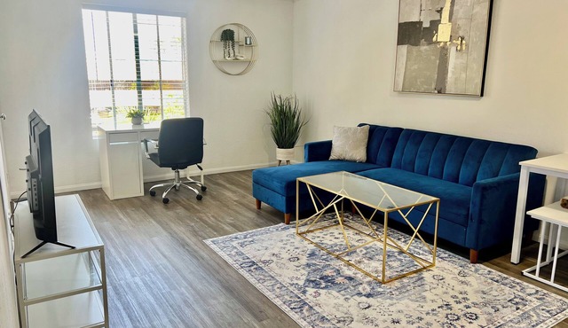 Prime Location, 5 minutes to the beach, UCSD, Hospitals, UTC mall