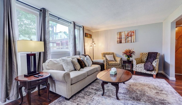 Prime Location! 5BR Home Near RIT, UofR, Parks, Shopping & Dining