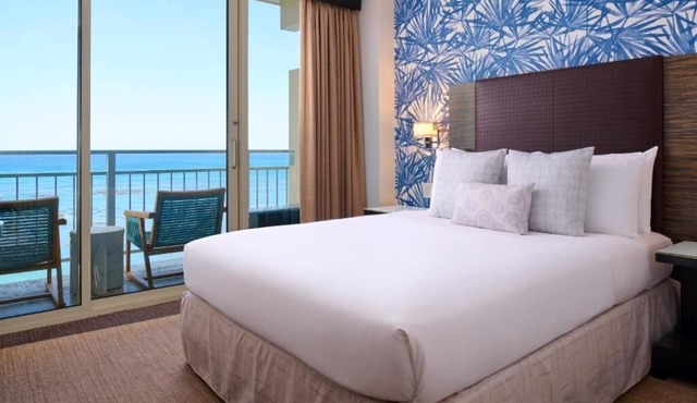 Prime Location at Kaimana Beach | Ocean View | Direct Beach Access