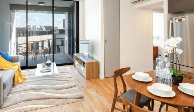 Prime Location Compact 1BD Apartment at Southbank