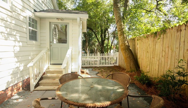 Prime Location! Charming Cottage, Fenced Yard & Close to Downtown & FSU