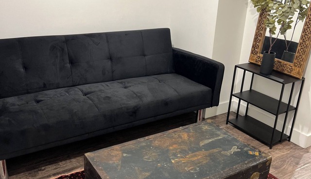PRIME LOCATION City Suite in heart of Little Italy