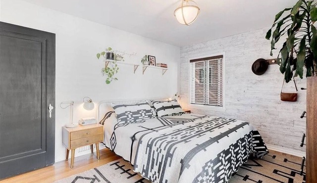 Prime Location, Cozy, Best of Denver! Book Today.