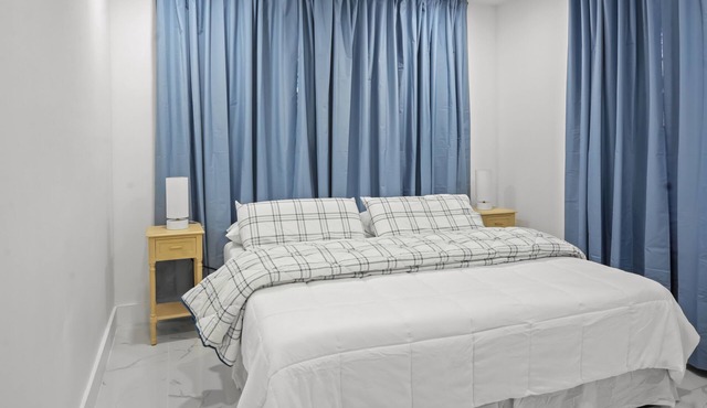 Prime Location/ Cozy/Clean /Free Parking