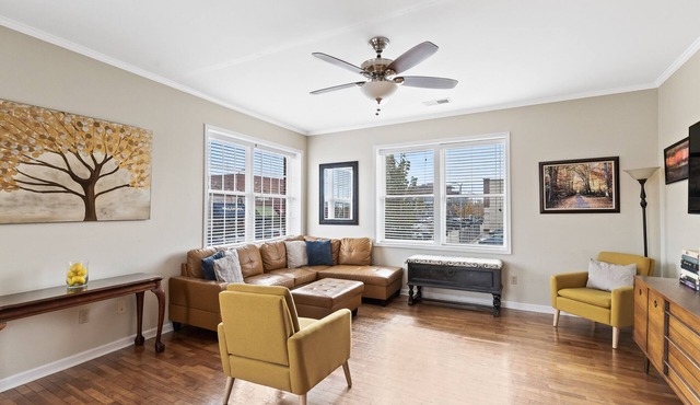 Prime location! Downtown Auburn 2 bedroom open concept Apartment