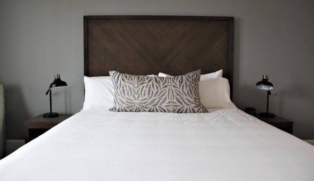 Prime Location! Free Parking, Pet-Friendly Property, Near Walnut Park