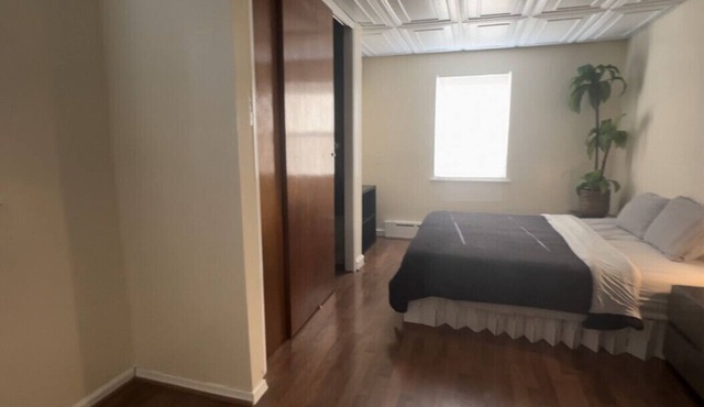 Prime Location: Friendly Block, Walkable, Smart TV