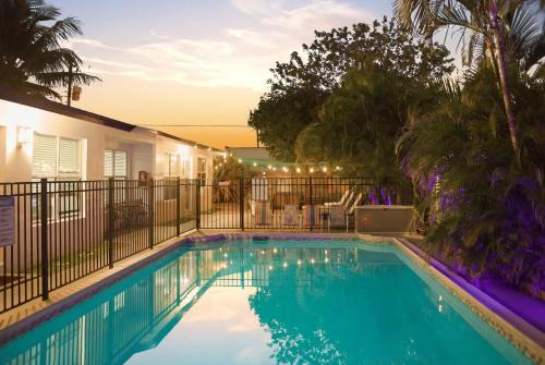 Prime Location Gateway with Pool & Patios, Near Beaches, Groceries and Restaurants