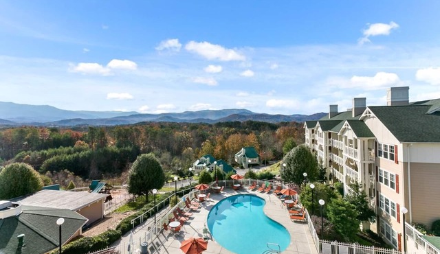Prime Location! Great 2BR Unit, Kitchen, Pool
