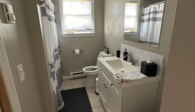 Prime location house well equipped