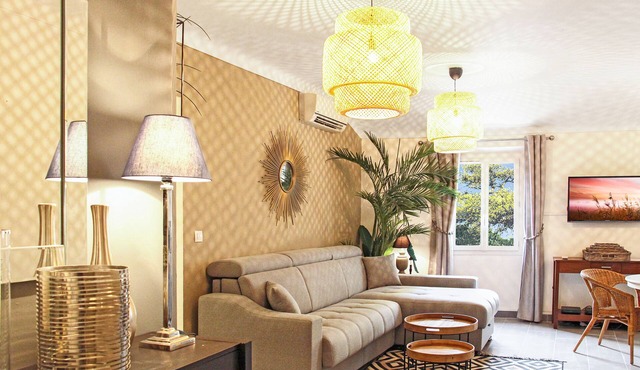 Prime location in heart of Cannes - 80 metres from Palais de Festivals