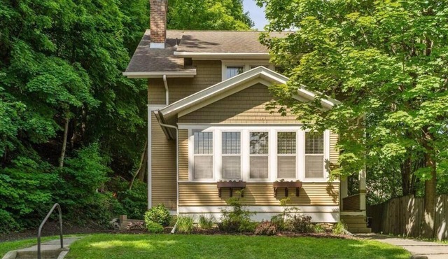 PRIME LOCATION in Red Wing Historic district