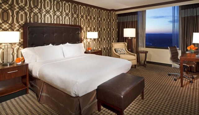 Prime Location! Minutes to Airport, Pentagon City, Old Town Alexandria