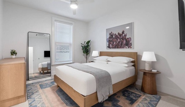 Prime Location Near Tower of the Americas | Modern Living w/Kitchen & Washer