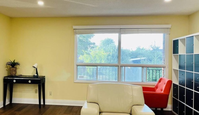 Prime Location Oasis: Your Gateway to Between Toronto to Niagara Falls