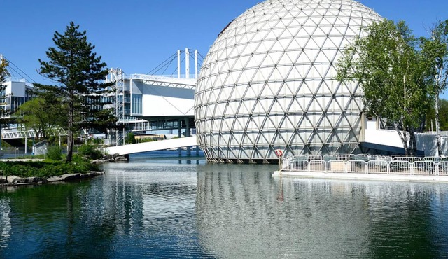 Prime Location! On-Site Restaurant, Minutes From Toronto Eaton Center