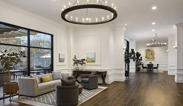 Prime Location on the National Park! Loungers, Onsite Art Gallery, Gym, Spa