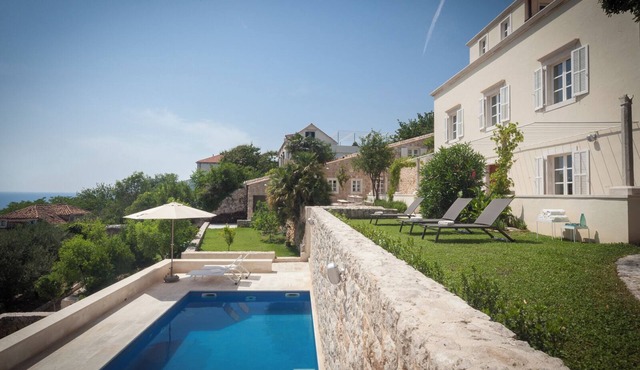 Prime location! Owner-direct Garden Villa with top Services – Villa Orti