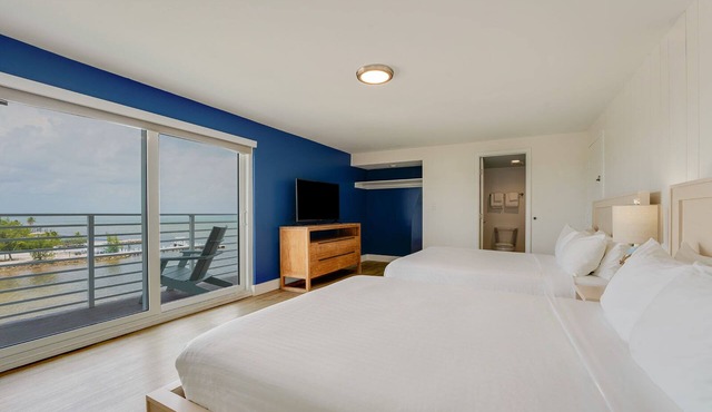 Prime Location! Pet-Friendly Property, Free Parking, Free Breakfast