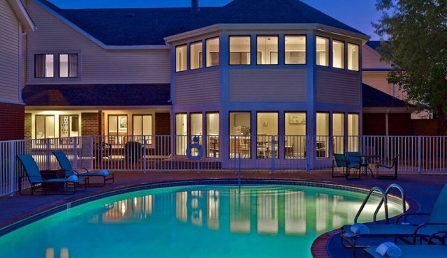 Prime Location! Pet-friendly Property, with Onsite Pool, Free Parking