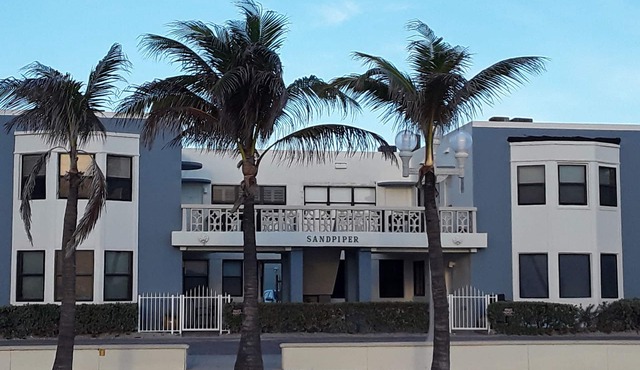 Prime Location*Pvt.Home* No halls No Elev*5 Step bch *Free Park & 2 Bikes nnn