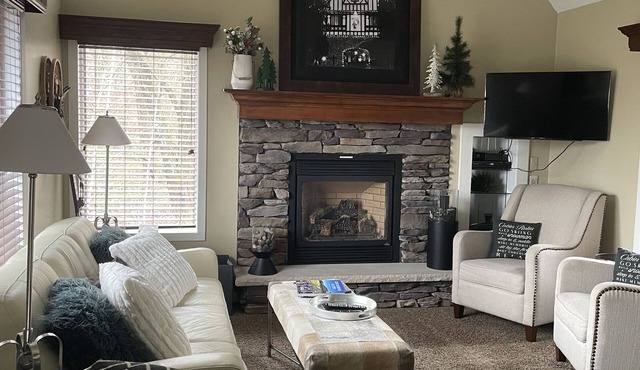 Prime Location! Ski In/Out. Next to Ski Lift#8, Main Lodge, SugarShack&SportsBar