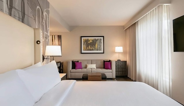 Prime Location! 3 Convenient Units, Pool, Free Parking, Free Breakfast!