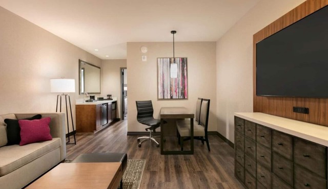 Prime Location! 4 Convenient Units, Pool, Free Parking, Free Breakfast!