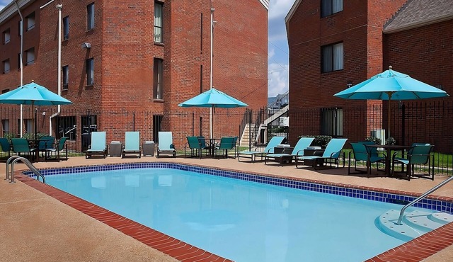 Prime Location! w/ Parking, Pets Allowed, Close to Memphis Rock n Soul Museum!