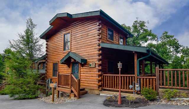 PRIME Location,WIFI, Smart TV, Pet WLCM,Game Rm,HDTV,HotTub,7mints to City,COZY