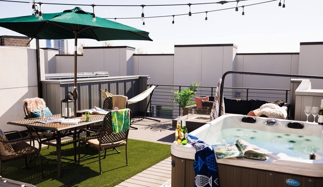 Prime LoHi Location, Hot Tub, Private Roof Deck, Walkability
