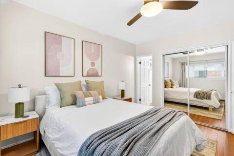 Prime Manhattan Beach 2BR Walk to Beach with Parking