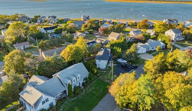 Prime Meridian: 033-Ba Spacious and Special, Walk to Beach, Harbor, Village