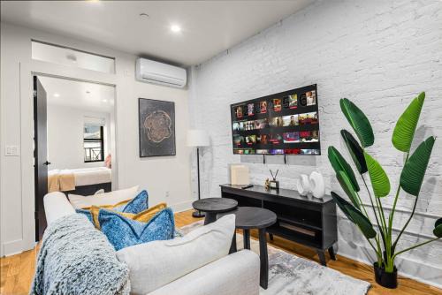 Prime NYC Location 4BR Spacious Haven