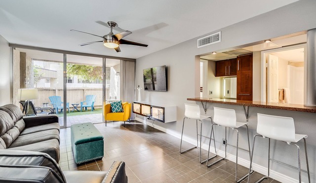 Prime Old Town Scottsdale location! Ground level with patio. Pool & hot tub