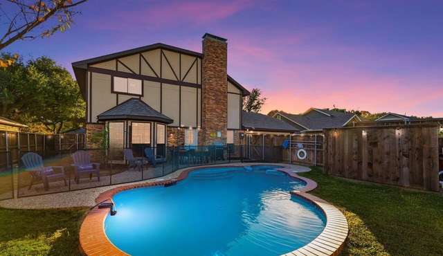 Prime Plano 4BR Home with Pool, Arcarde, Ping-pong