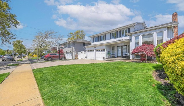 Prime Ryder Cup Location - Spacious 4 Bedroom Retreat with Pool, Outdoor Kitchen