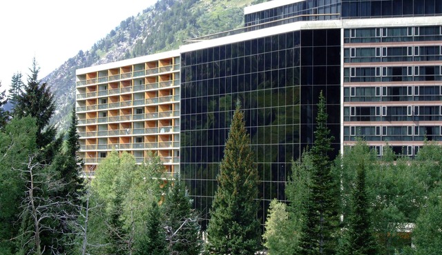 Prime Ski Week at Snowbird's Cliff Club Sleeps 6 in 1bedroom