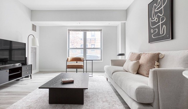 Prime South End 1BR w. Gym near restaurants and BUMC, by Blueground