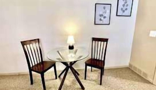 Prime Spot, Walk to UNMC, Dining Nearby