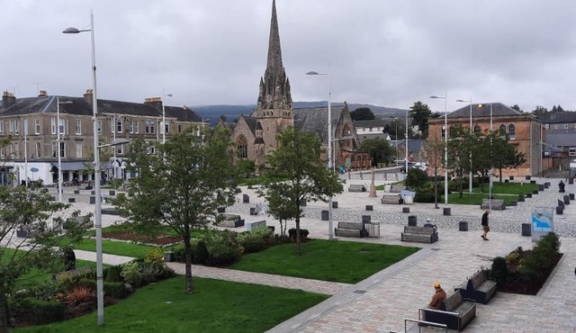 Prime Town Center, Modern, 2 Bedroom Apartment,Free Private Parking, WiFi