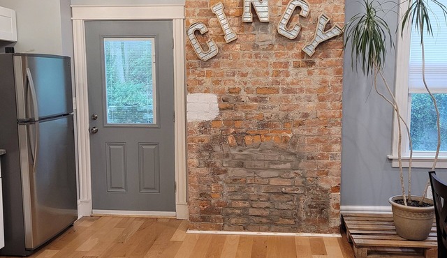 Prime Walk to Cincinnati Zoo & Botanical Garden –Steps to UC, Short Vine & More!