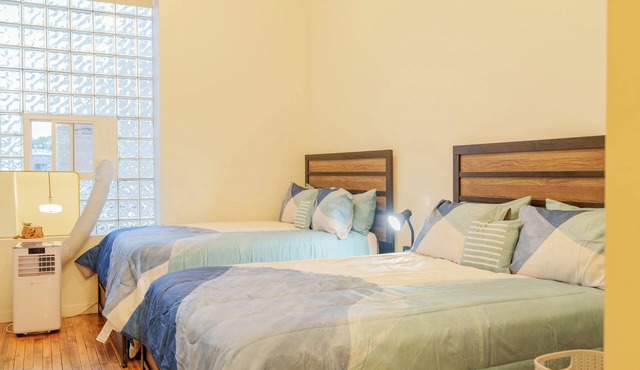 Prime Wicker Park Studio Close to Shops & Dining