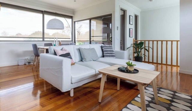 Primrose Chic Mid Century Style in Brunswick