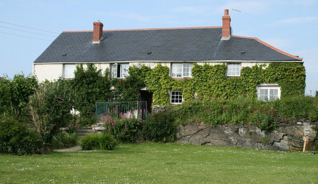 Primrose Cottage - a cottage that sleeps 10 guests in 5 bedrooms