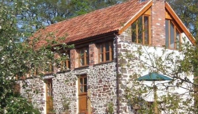 PRIMROSE COTTAGE, family friendly, with open fire in Kings Nympton