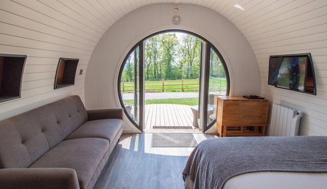 Primrose Family Glamping Pod | sleeps 4 - Gold Award winning